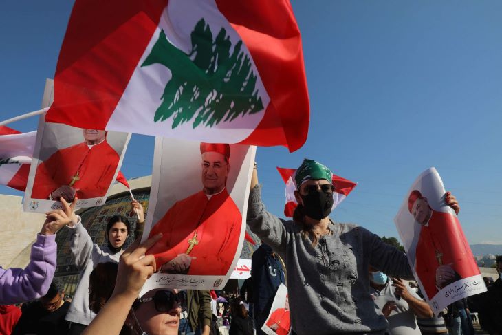 عناصر “حزب الله” “عصافير غاضبة” وبطريرك “برأس خنزير”… حرب أفلام وصور كرتونية في لبنان