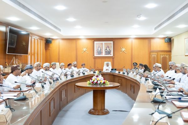 بلدي جنوب الباطنة يناقش عددًا من المشروعات الخدمية والتنموية