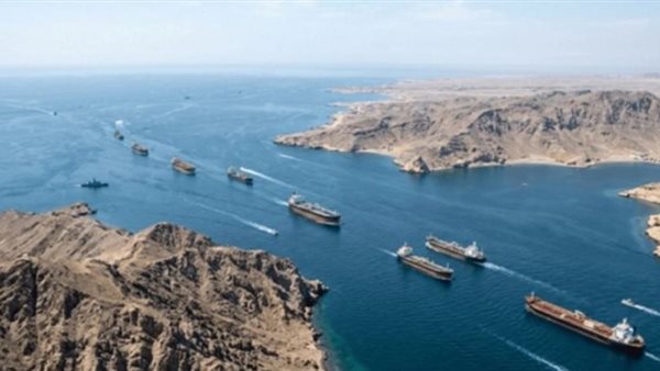 وول ستريت جورنال: الحرس الثوري يعزز حضوره في هرمز ويحتفظ بمعظم زوارقه العسكرية