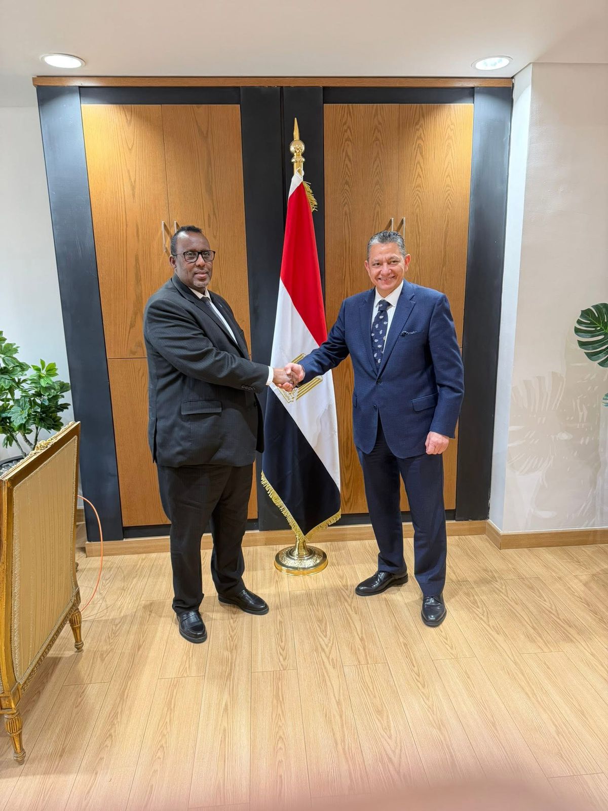 سفير الصومال بالقاهرة يلتقي مساعد وزير الخارجية المصري