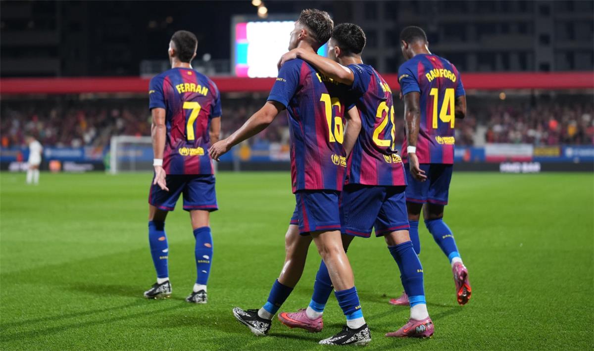 برشلونة يفتح باب الرحيل أمام لاعبه
