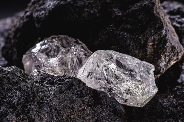 بريطانيا تستثمر 50 مليون جنيه إسترليني لتعزيز إنتاج المعادن الحيوية