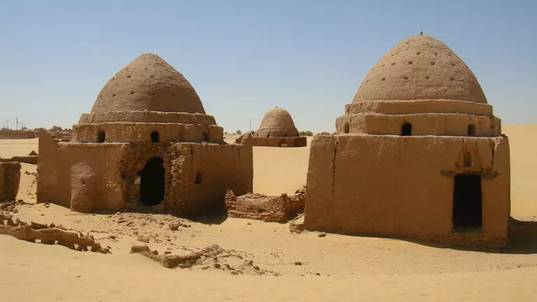 قرية "القلمون" بالوادي الجديد من مملكة مستقلة إلى جوهرة واحات الداخلة