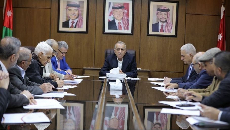 وزير الثقافة يلتقي اللجنة العليا لمكتبة الأسرة