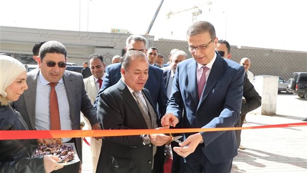 قبل التعديل الوزاري المرتقب، وزير الزراعة يفتتح جناحا خاصا بمنتجات الوزارة في جملة ماركت بالمريوطية