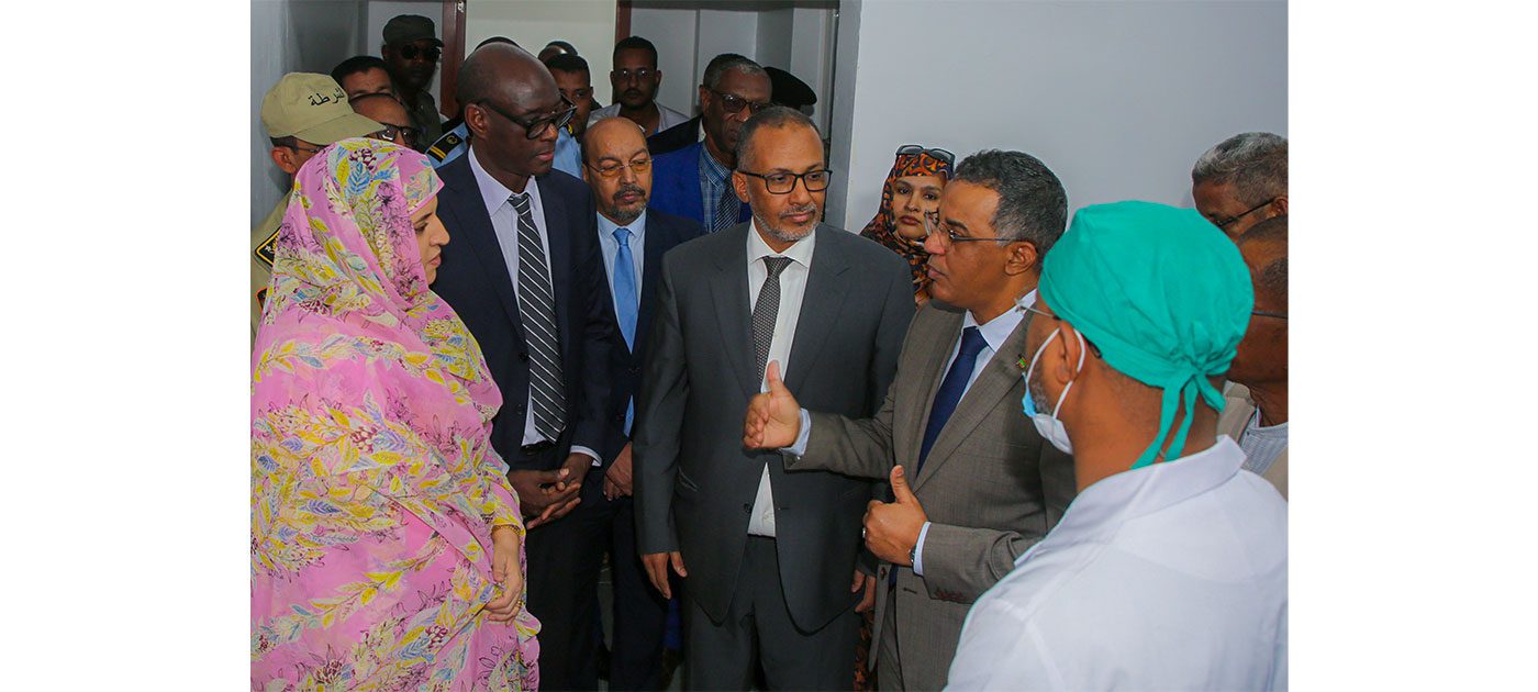 وزيرا الصحة والعمل الاجتماعي يتفقدان قسم جراحة الشبكية والجسم الزجاجي للعين بمصحة الرضوان الخيرية