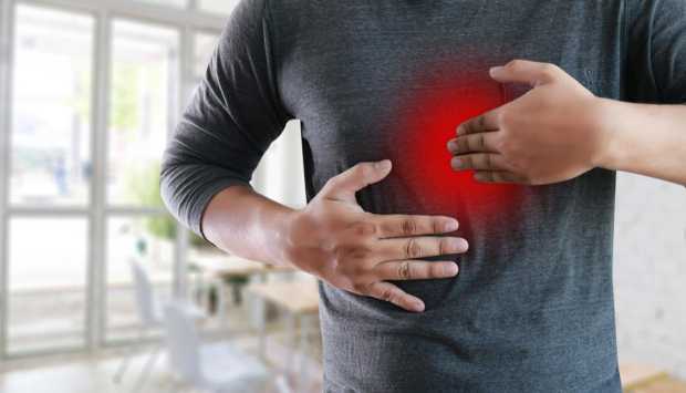 بداية خاطئة ليومك.. كيف تتسبب عادات الصباح في حرقة المعدة؟