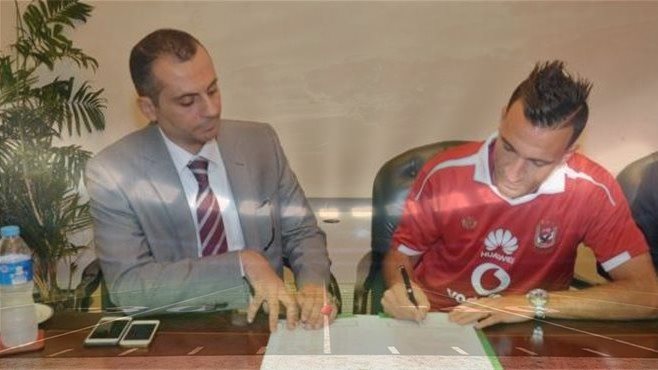 أمير هشام: عصام سراج بدأ عمله في الأهلي..ولم يدخل مفاوضات مع أي لاعب