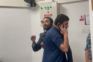 جفرا - التجمّع الطلابي: اقتحام الفاشي تسفي سوكوت لفعالية إحياء ذكرى النكبة في الجامعة العبرية اعتداء خطير وتحريض مباشر على الطلاب العرب