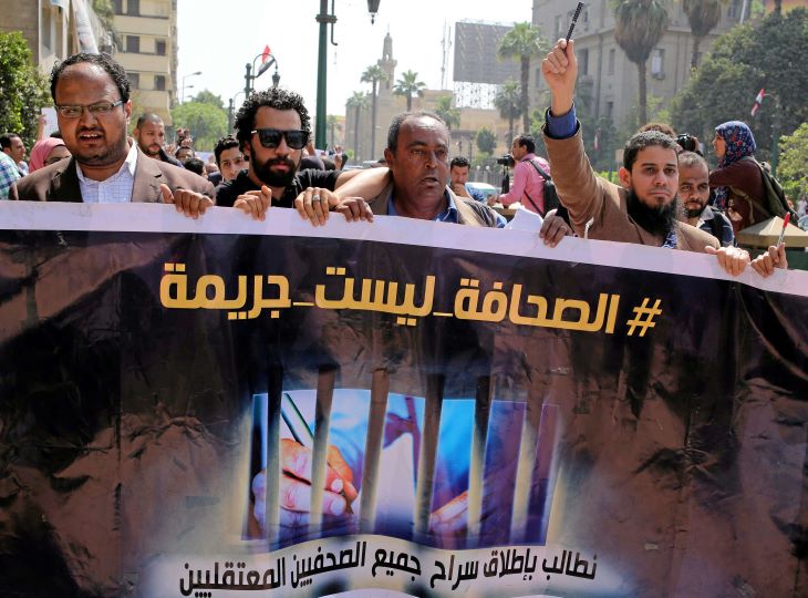 بسبب مقالات في “القدس العربي”… التحقيق مع الكاتب المصري عبد الناصر سلامة