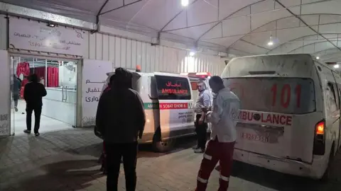 مقتل 10 فلسطينيين بغارة إسرائيلية على مخيم البريج وسط غزة