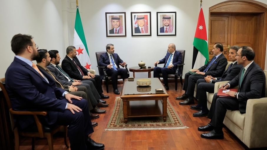 الصفدي والشيباني يبحثان سبل تعزيز العلاقات بين البلدين