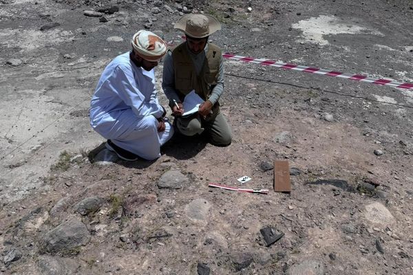 التراث والسياحة تبدأ تنفيذ أعمال حفرية لـ (25) مدفنًا أثريًّا في المعبيلة بولاية السيب