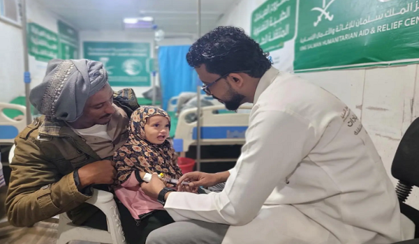 عيادات مركز الملك سلمان المتنقلة تعالج 4.824 يمنيًا