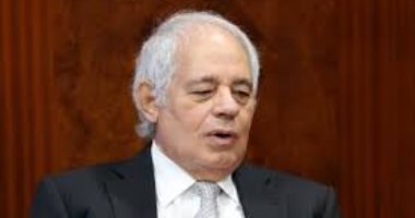 وفاة المترجم كامل يوسف حسين بعد مسيرة حافلة فى نقل الأدب العالمى
