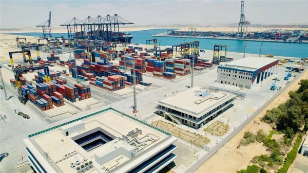 نمو لافت للموانئ المصرية مع تأثر عائدات قناة السويس وسط الاضطرابات الإقليمية