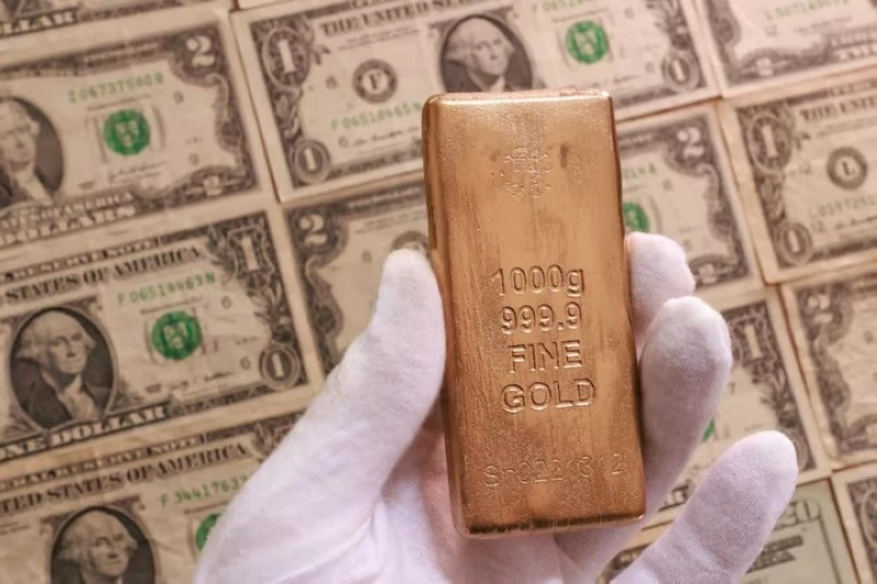 الدولار أم السندات أم الذهب.. ما الملاذ الأكثر أماناً للاحتفاظ به؟