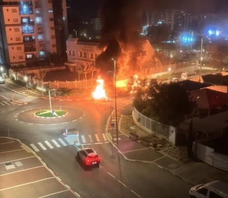 جو 24 : صليات صاروخية من لبنان في اتجاه نهاريا و"كرمائيل".. وإصابات مؤكدة قبيل وقف اطلاق النار