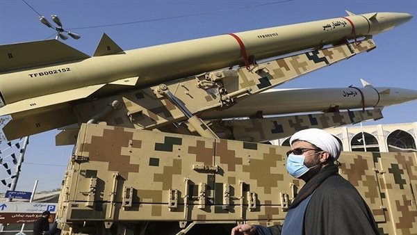 قناة عبرية: الصاروخ الذي أطلق على تل أبيب يحتوي على رأس حربي متشظ تفرقت منه 3 إلى 4 قنابل زنة كل واحدة 100 كجم