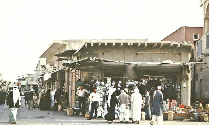 «العوسج»… سيرة المجتمع القطري قبل النفط وبعده