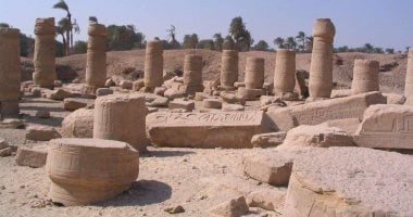 حكايات زمان تصنع التاريخ.. قرية الشيخ عبادة فى المنيا بناها الإمبراطور هارديان عام 120 ق.م.. تضم بقايا أعمدة من معبد رمسيس الثانى ومعالم أثرية من كل العصور.. وبداخلها منزل السيدة مارية القبطية زوجة ال