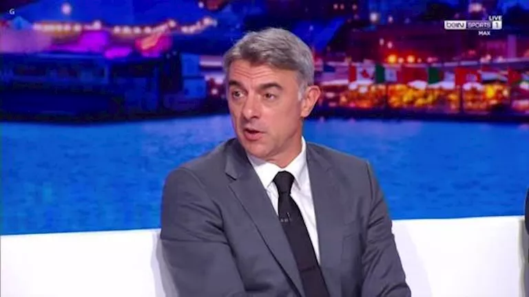 "صلاح كان لديه خطأ".. نجم الأرجنتين السابق يهاجم حكم مباراة مصر