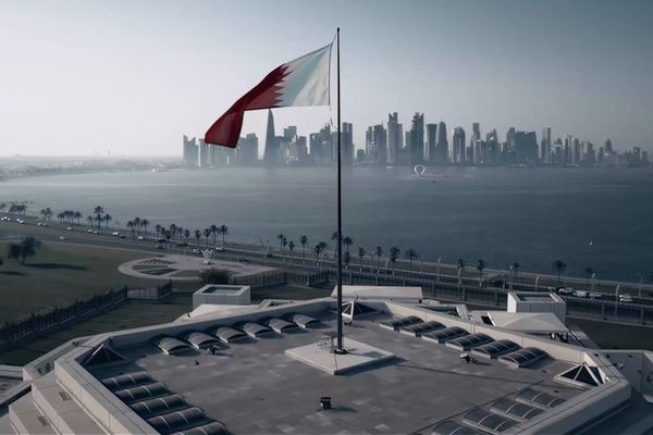 قطر: إصابة 4 أشخاص من بينهم طفلة قطرية جراء سقوط شظايا صاروخ إيراني