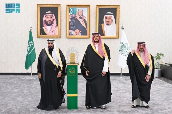 محافظ الطائف يكرّم الجهات الحكومية والمتميزين في مبادرات التطوع البلدي
