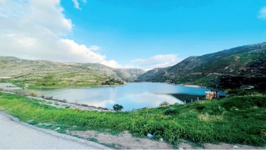 سد وادي العرب.. إقبال متزايد للزوار وسط مطالب بتطوير البنية التحتية