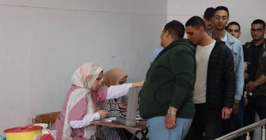 408 طلاب يشاركون فى حملة للتبرع بالدم بجامعة الإسكندرية دعما للمستشفيات