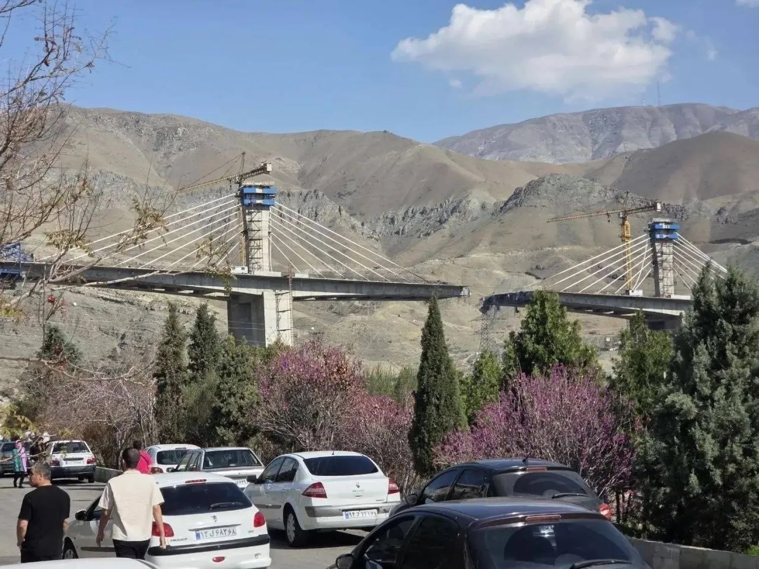 الحرب في يومها الـ35: واشنطن تضرب جسور إيران والضغوط تتصاعد لفتح هرمز