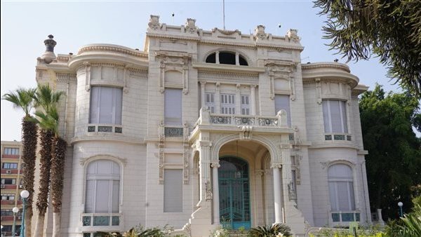 بيان عاجل من جامعة عين شمس بشأن المتهم بانتحال صفة طبيب وعضو هيئة التدريس