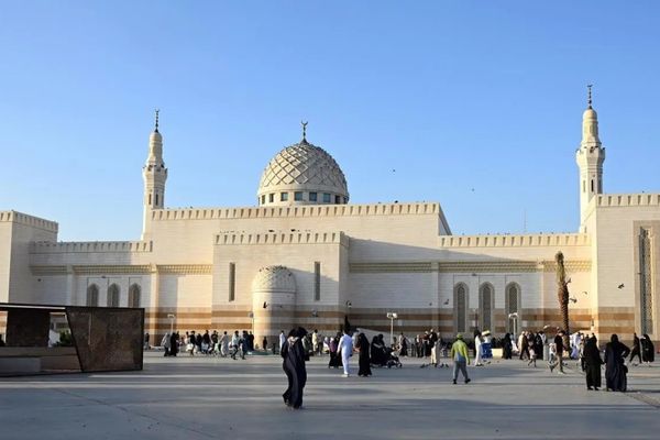 مسجد سيد الشهداء بالمدينة المنورة.. مَعلمٌ بارز في ميدان أحد