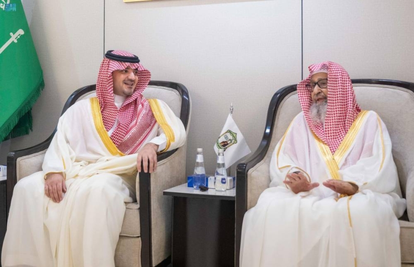 وزير الداخلية يشيد بجهود المفتي والعلماء