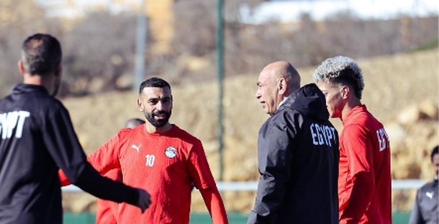 7 محترفين في قائمة منتخب مصر.. موقف محمد عبد المنعم وحمزة عبد الكريم وهيثم حسن