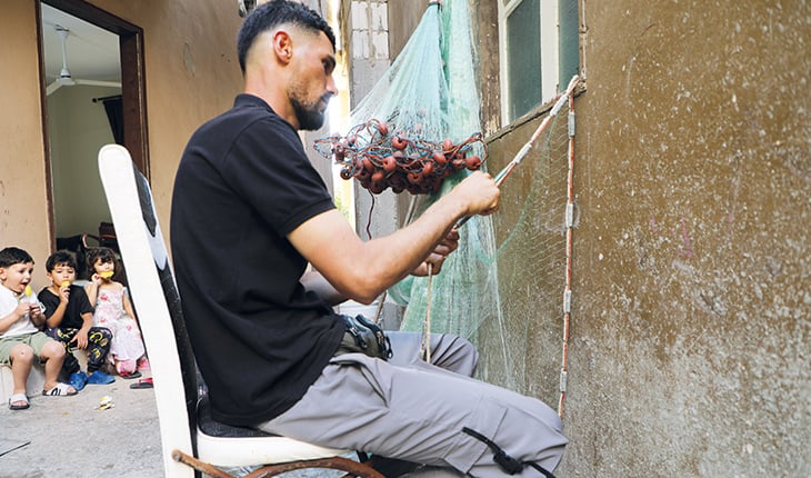 الرحلة بين اللجوء والحرب… البحر لا يغادرهم: صيادو المخيمات الفلسطينية في جنوب لبنان