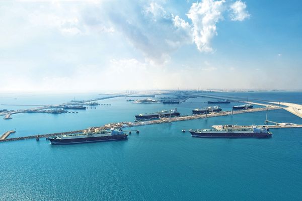 الاتحاد الأوروبي يُحذر من تزايد شحّ سوق وقود الطائرات مع تداعيات «هرمز»