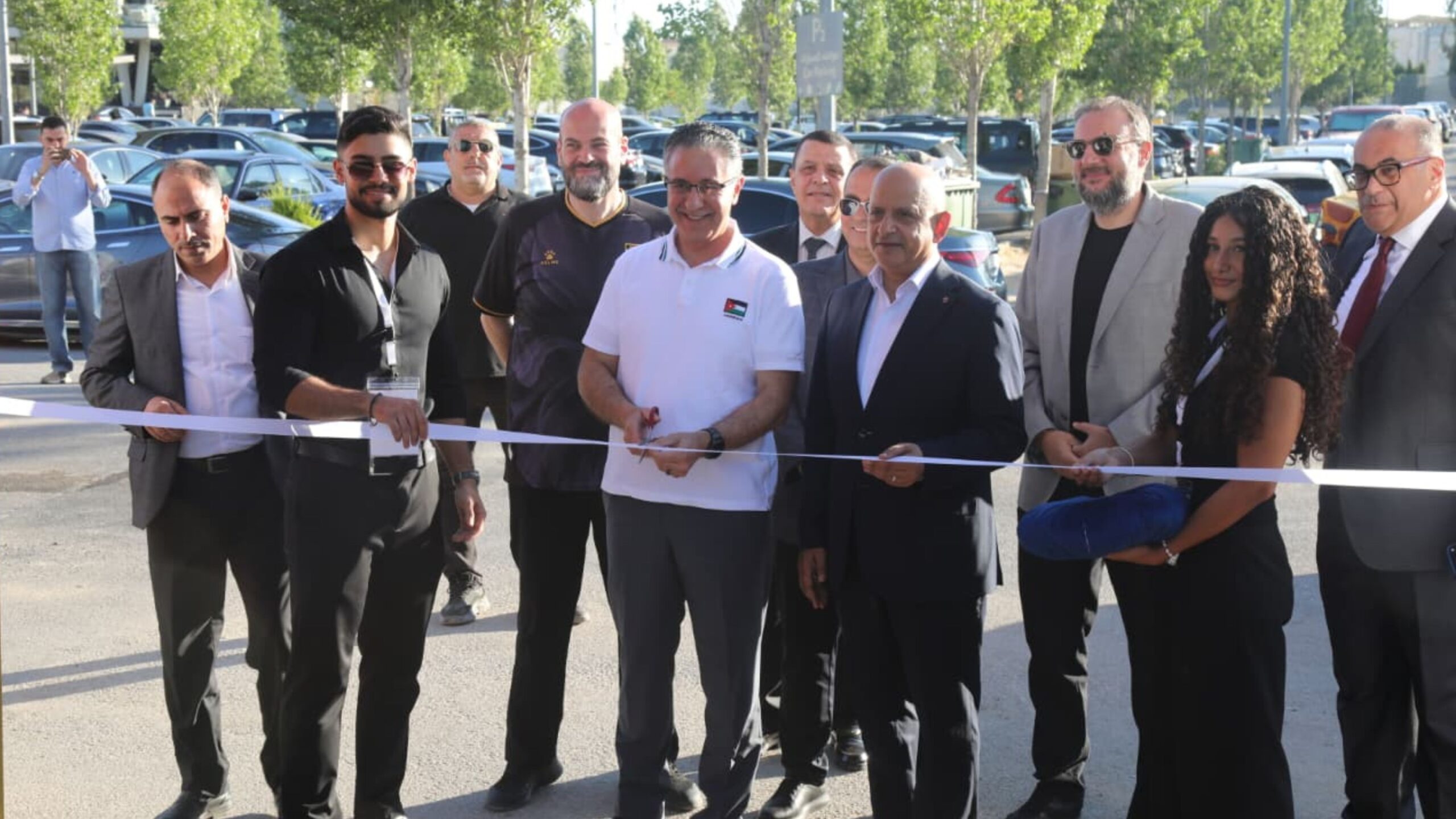 وزير الصناعة والتجارة يفتتح مهرجان الأردن لتجربة القيادة
