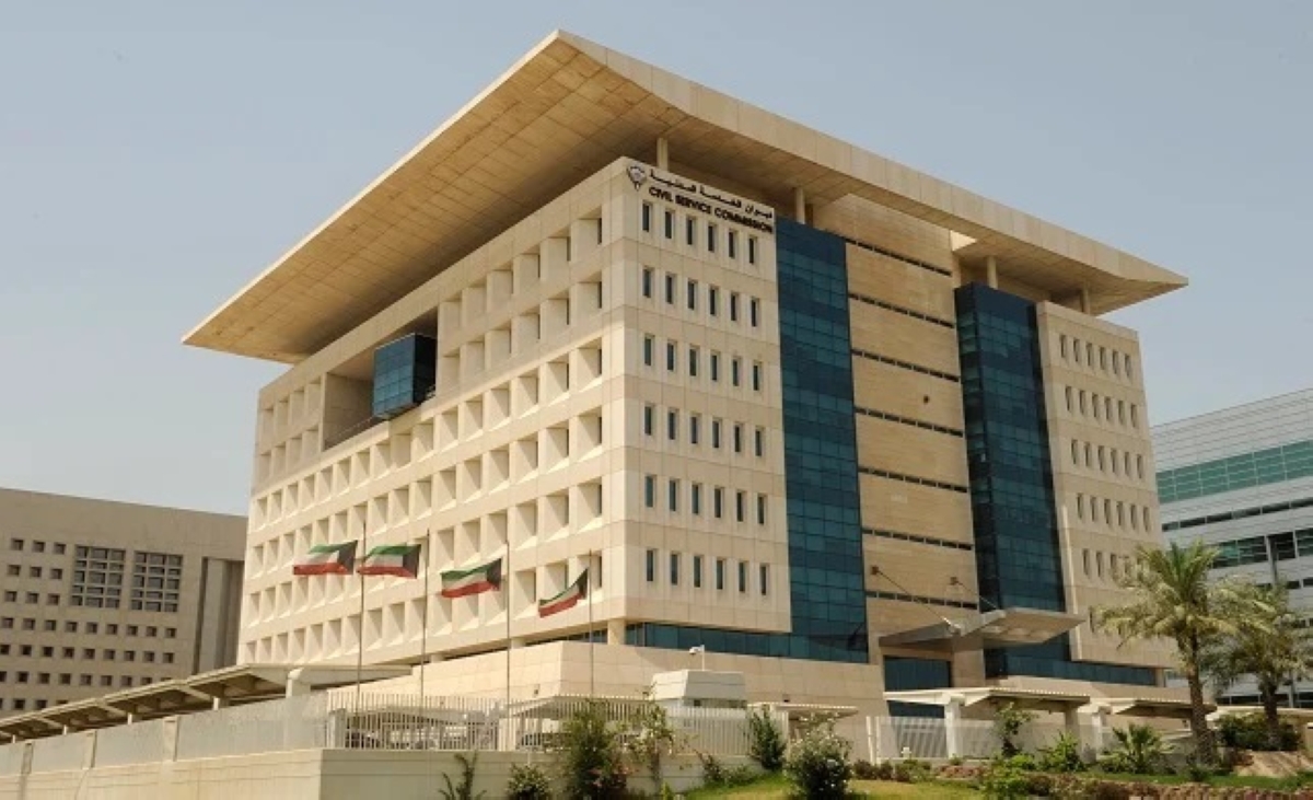 ديوان الخدمة لـ الجهات الحكومية: اعتبار فترة تعذر عودة الموظفين العالقين خارج البلاد