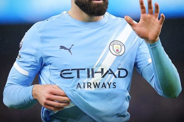 جفارديول يوقع عقداً جديداً مع مانشستر سيتي حتى 2031