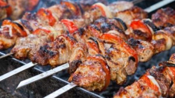 إرشادات غذائية في عيد الأضحى.. استشاري توضح كيفية الاستمتاع باللحوم دون الإضرار بالصحة