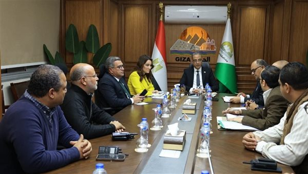 محافظ الجيزة: حملات طرق الأبواب لتقنين أوضاع المحال وتشديد على رفع الإشغالات