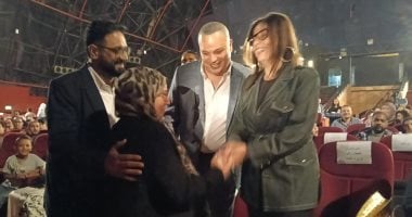 وزيرة الثقافة تفتتح غرام فى الكرنك على مسرح البالون بحضور جماهيري