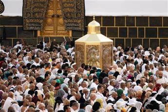 في أول جمعة من رمضان.. المسجد الحرام يشهد زحاما لافتا وسط خدمات جليلة وتنظيم متقن