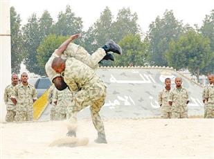 وكيل وزارة الداخلية يشهد حفل تخرج دورة صاعقة القوات الخاصة