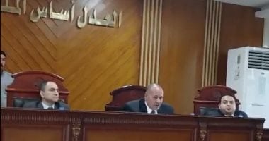 قتل والدته بـ 12 طعنة.. الأب يطلب الرحمة وشقيقاته يطالبن بالقصاص (فيديو)