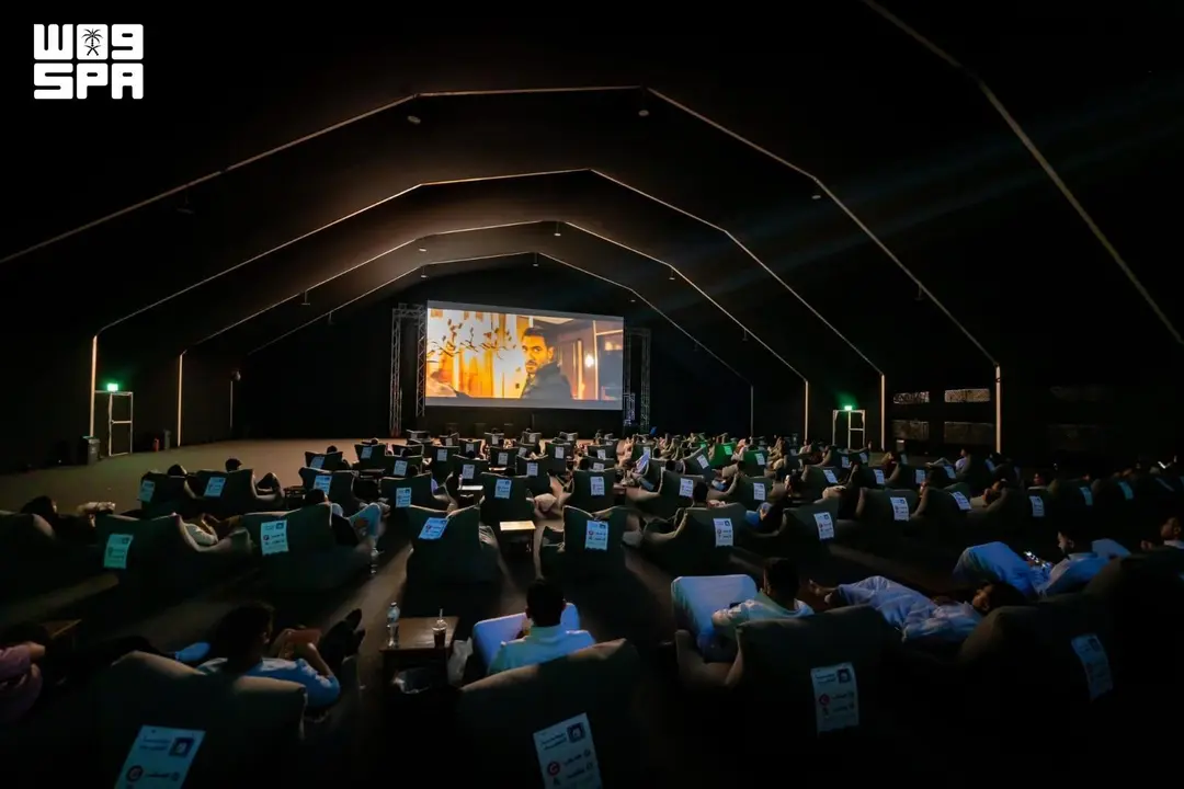 سينما القطيف تفتح أبوابها على الكورنيش بتجربة ترفيهية تجمع الأفلام وأجواء البحر