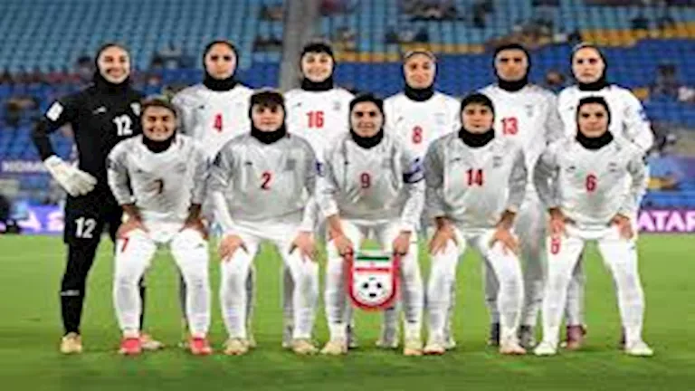 تصرف مفاجئ من لاعبات إيران أثناء عزف النشيد الوطني لبلادهن