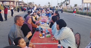بالصور إفطار جماعى يجمع شباب وأهالى جنوب سيناء بمدينة الطور