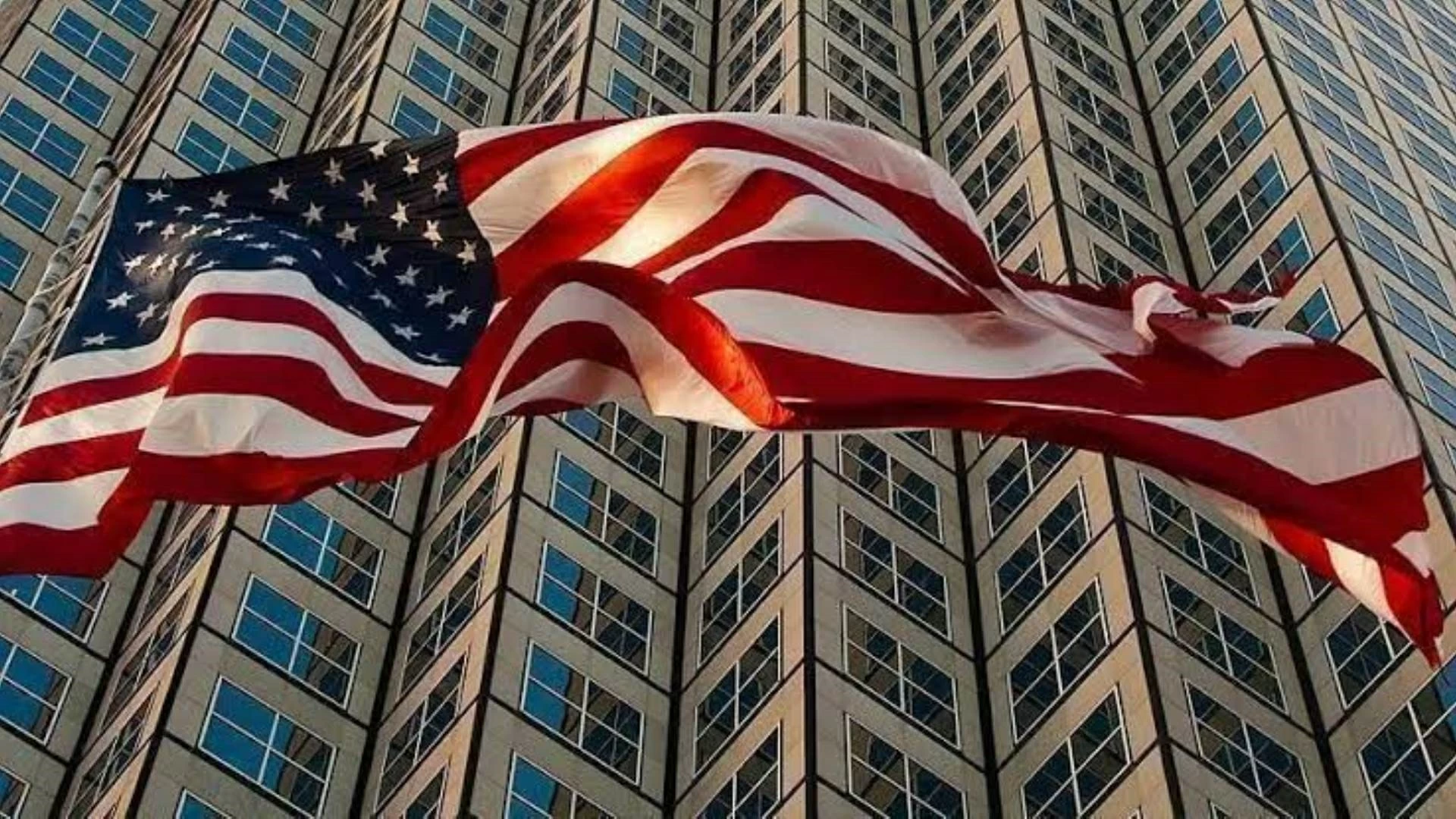 الولايات المتحدة تخالف الاتجاه العالمي وتعزز توليد الكهرباء بالفحم
